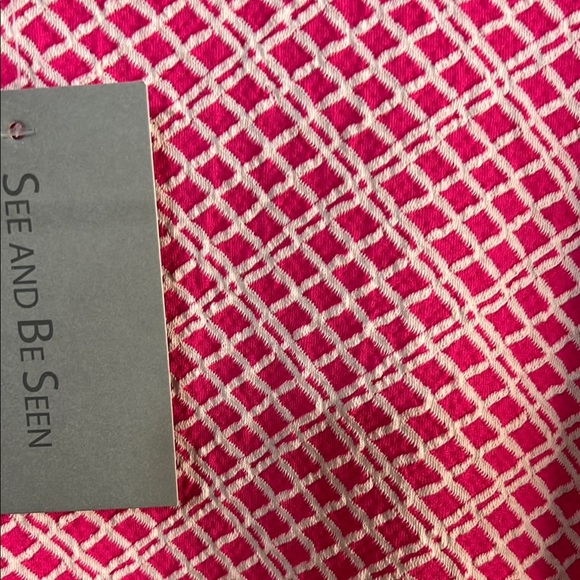 Pink and White Boxy Blouse with Relaxed Fit - Picture 4 of 5